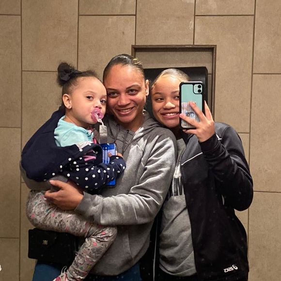 Meet your Posher, Jazmine - Picture 1 of 1